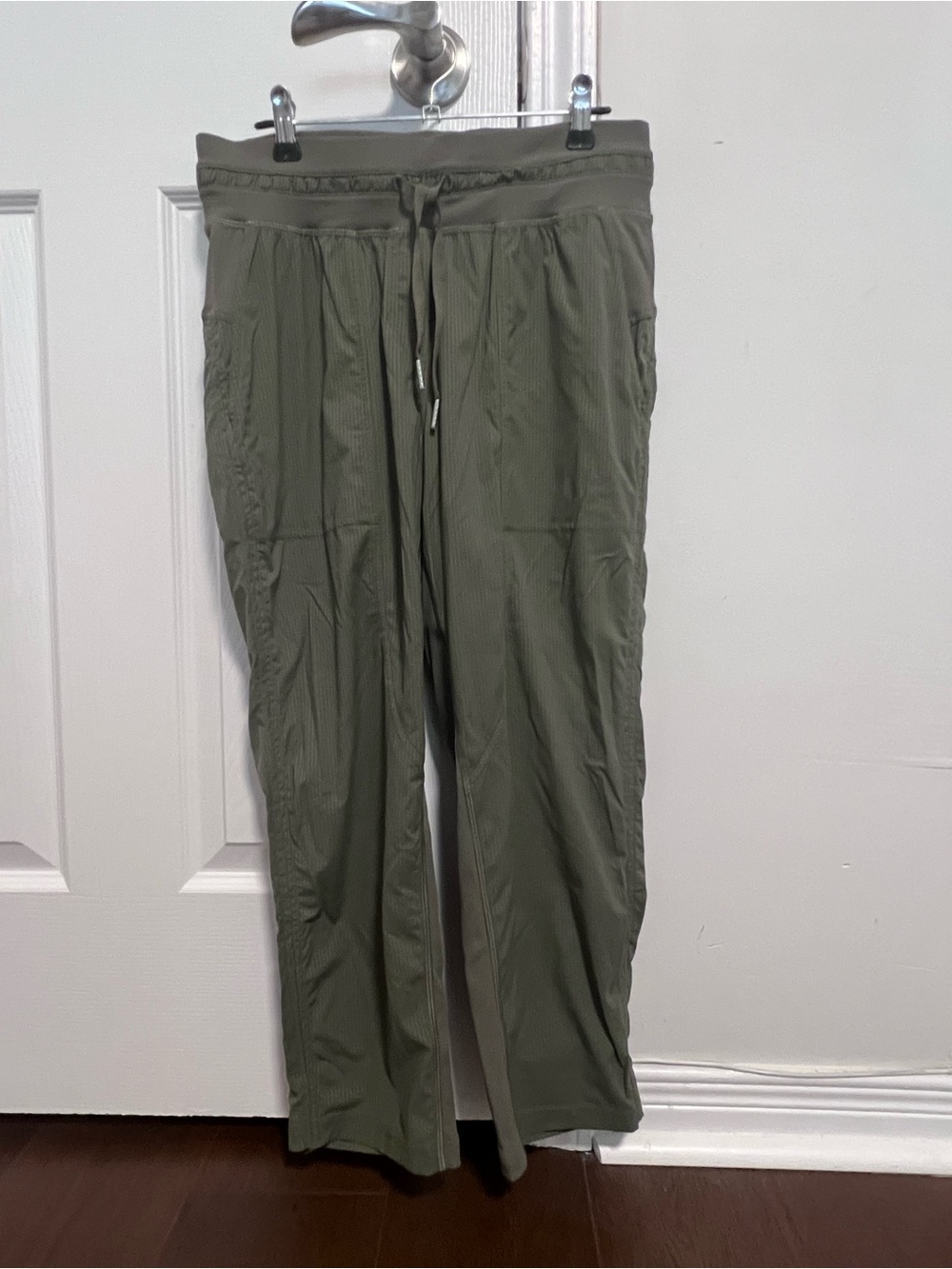 lululemon dance studio athletica Olive Cropped Drawstring pants,SZ M,NEW - Picture 5 of 11